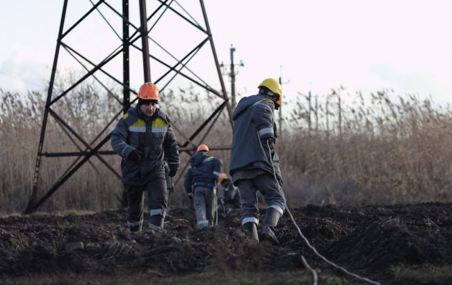 Russian troops attacked power plant in Donetsk region and gas pipeline in Nikopol