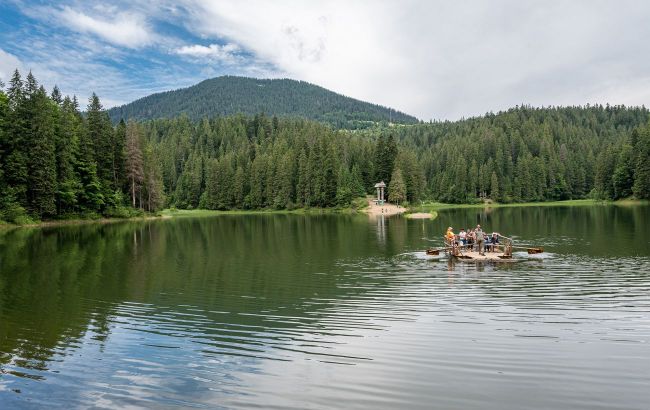 Ukraine's Sea Eye: Amazing facts about mystical Lake Synevyr