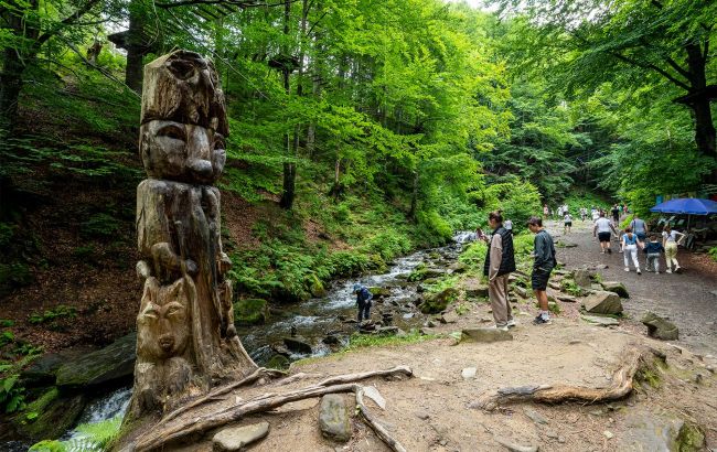 Must-see waterfalls in the Carpathians for every traveler