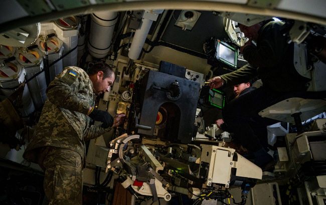 Polish mechanics repair military equipment of Armed Forces of Ukraine near front line