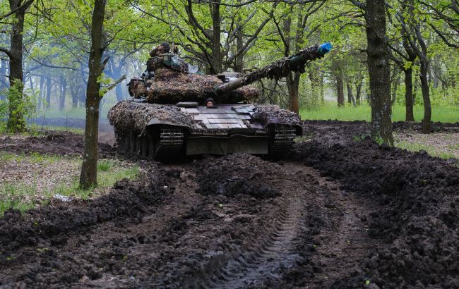 Ukraine's forces advance south of Bakhmut, DeepState reports