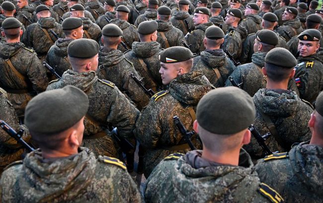 Russia fills frontline ranks with foreign mercenaries amid manpower crisis - video
