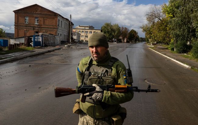 Russian forces continue assault on Kupiansk in eastern Ukraine but advance slows