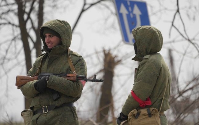 Russia tests Ukraine's border with small groups, loses two battalions