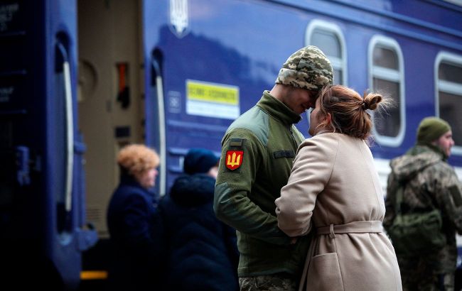 Ukrainian troops and families to get more support under new government-backed law