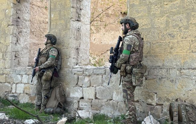 Ukrainian troops drive Russians to the border after liberating villages in Kharkiv region