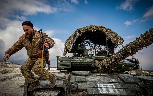 Operation under fire as Ukrainian troops free Kucheriv Yar in eastern Ukraine and evacuate civilians