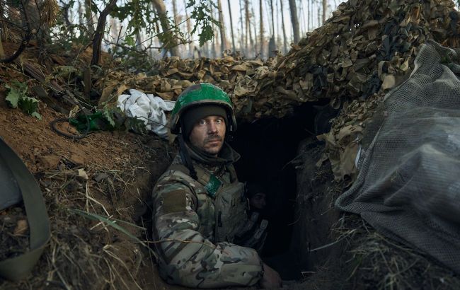 Ukrainian border guards destroy Russian dugout in Kupiansk direction