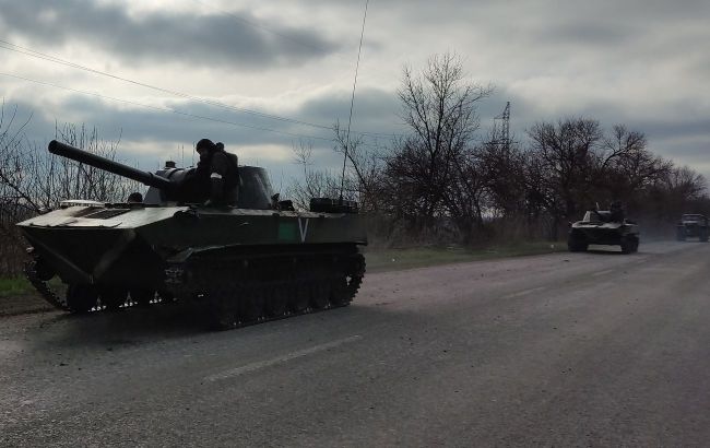 Russian equipment movement in the direction of Berdiansk recorded in Mariupol