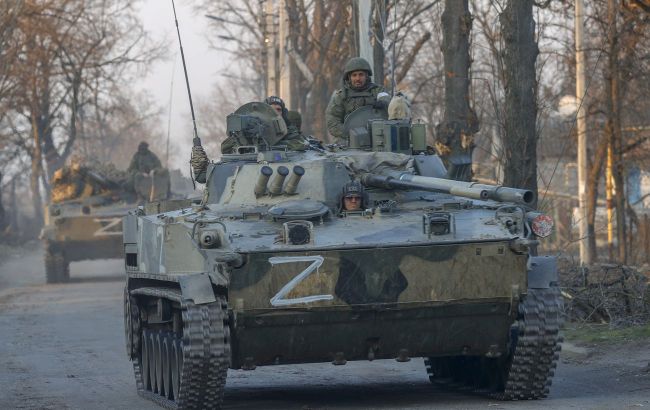 Ukraine crushes first Russian tank assault in months, burns armored vehicles (videos)