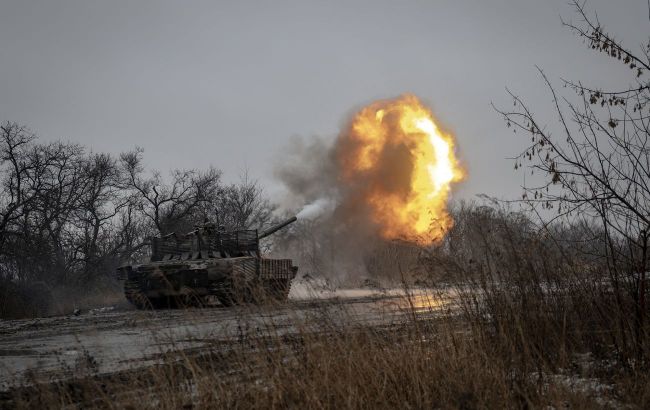 Russian troops storm Ukraine's positions in Bakhmut with heavy armor