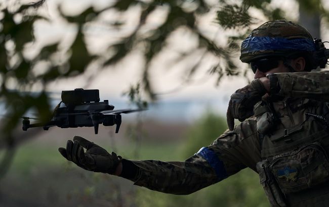 Border guards hit Russians' equipment and command post in Bakhmut sector (video)