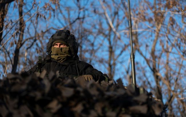 Ukrainian forces expand supply corridors to defend city of Myrnohrad