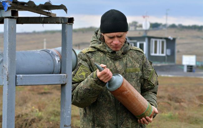 Russians shell towns in Donetsk region