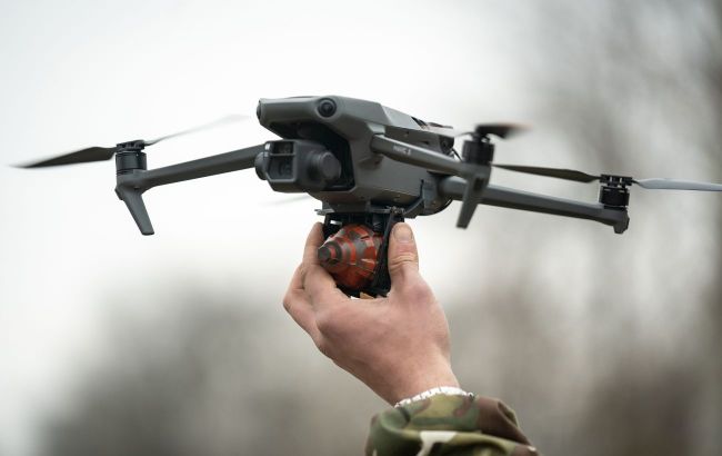 Ukrainian defenders strike Russian positions with drones