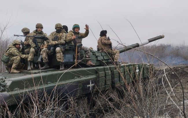 Ukrainian forces hold their positions amid heavy fighting near Kreminna, Luhansk region