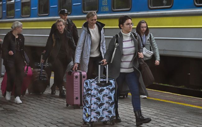 EU extends temporary protection for Ukrainian refugees until March 2025