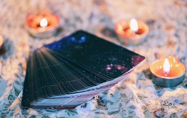 Tarot horoscope for week: Zodiac signs to receive gifts and to expect scandals