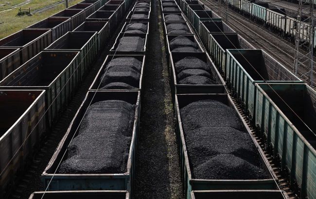 Russian coal shipments to China plummet, Reuters unveils causes
