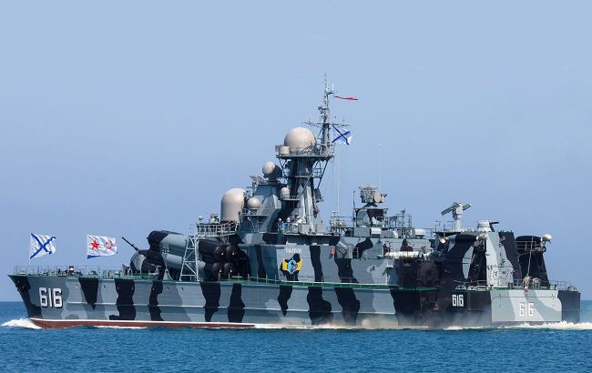 Ukraine hits Russian Samum missile ship in Crimea using experimental drone