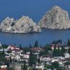 Afraid of new attacks? Motorboats escort Russian ships to Crimea