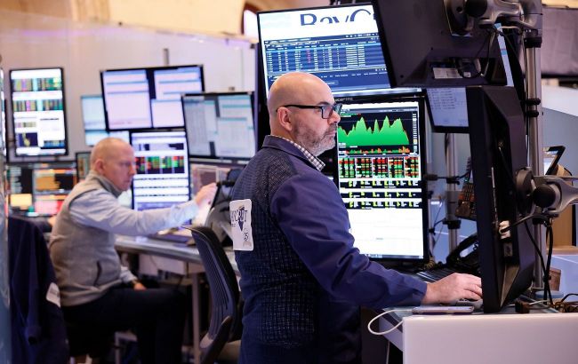 Trump allies suspected of insider trading, making millions &mdash; Esquire