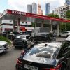 Russians fined for complaining about gasoline shortages at gas stations