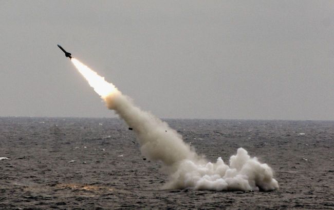 Houthis launched missile attacks on an American ship in Red Sea