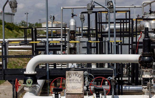 Russia's new crisis: Fuel supply plummets, Kremlin holds emergency talks