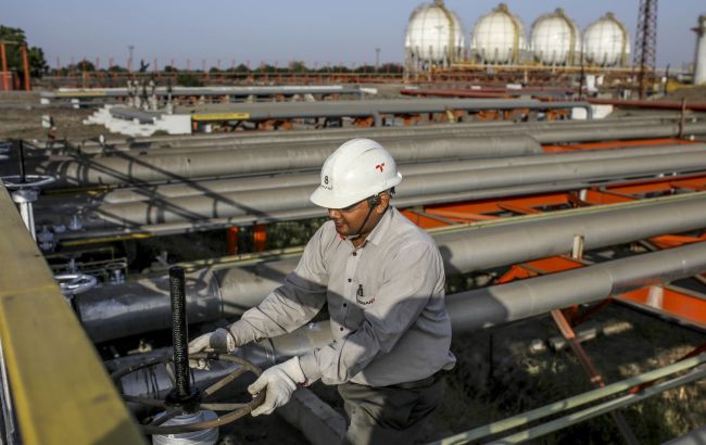India pauses Russian oil deals: US trade pressure forces policy rethink