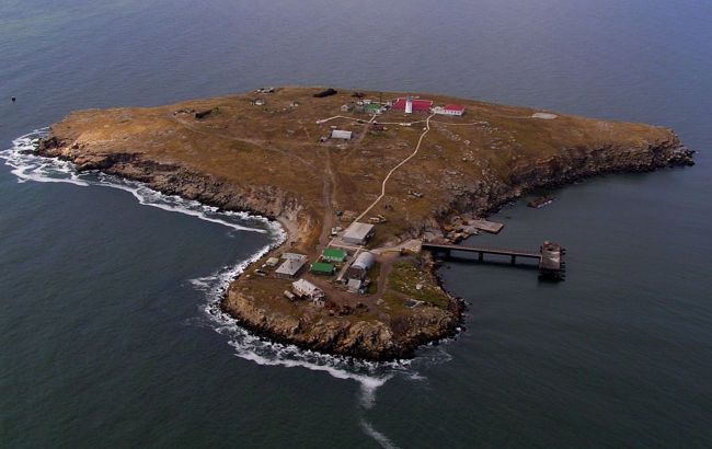British Intelligence unveils Russian shelling motives on Snake Island