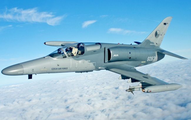 Fighter jets Ukraine could receive from Czechia: Expert breakdown