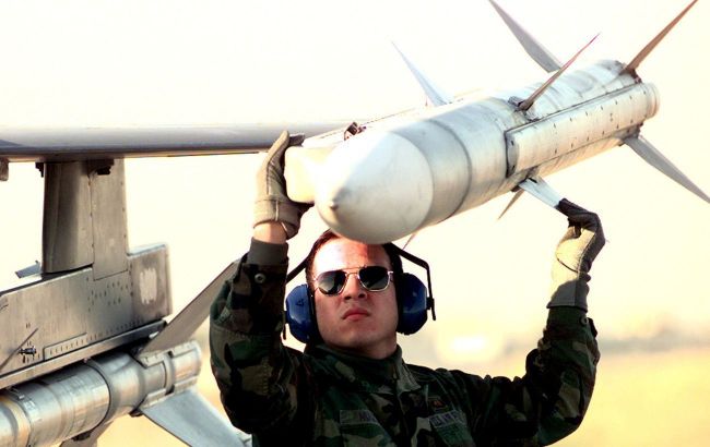 Pentagon orders major AMRAAM missile shipment for Ukraine and allies