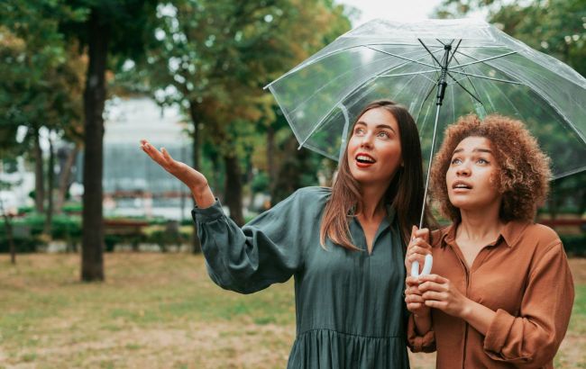 How to care for your hair properly in cold and rainy weather