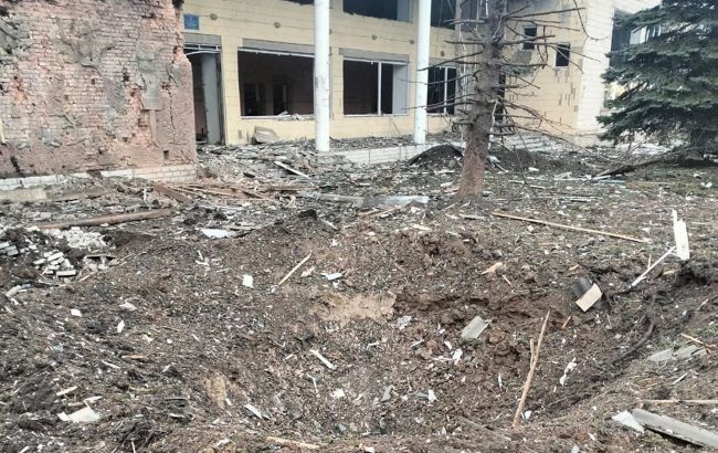 Bomb attack on Velyka Pysarivka: One killed, one wounded, many facilities damaged