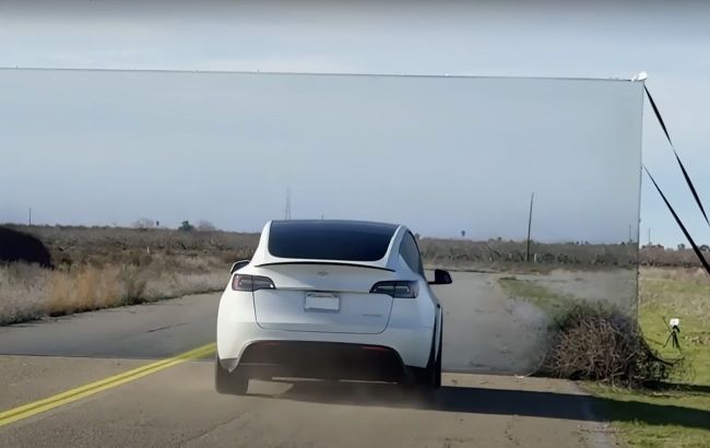 Driver tested whether Tesla would crash into wall disguised as road