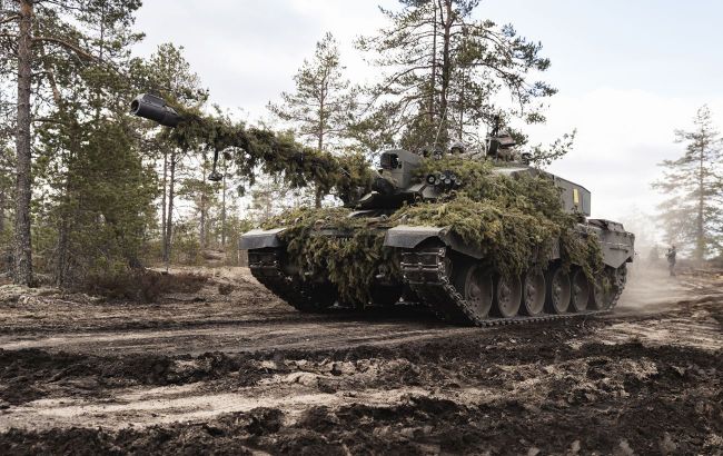 UK sends decoy tanks to Ukraine to confuse Russian forces