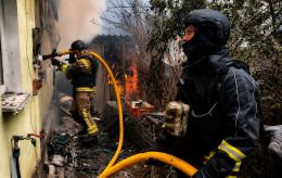 Russian strike on Vyshneve near Kyiv destroys five streets, 500 residents evacuated