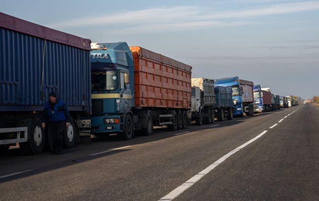 Russia sends grain convoy to Kerch after Ukrainian strike on Feodosia port