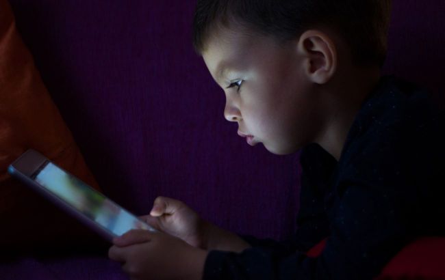 Things parents can and cannot do if their kid is a cyberbullying victim