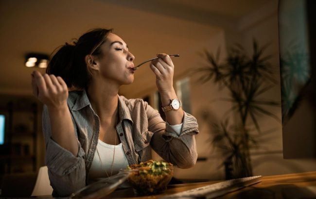 Best time to eat dinner to live longer and lose weight revealed