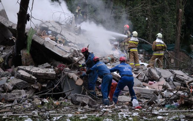 Death toll rises in Kyiv attack: Another body pulled from rubble