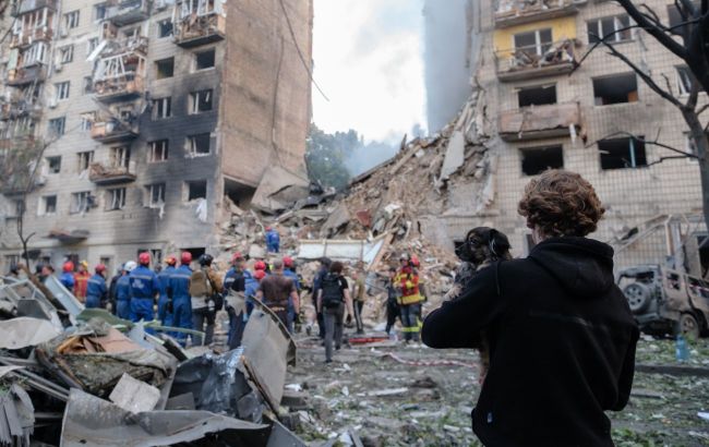 Deadly night raid: Kyiv mayor provides update on casualties after Russian strike