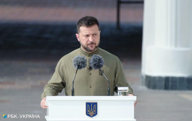 Zelenskyy reveals how many F-16s Ukraine needs to 'dominate the sky'