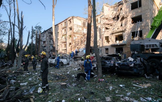 Russia massively strikes Kyiv: Consequences and footage revealed