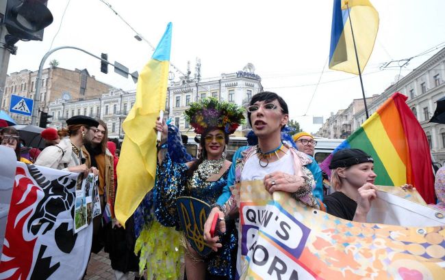 'Homophobia is Russia': Inside Kyiv's LGBT pride parade