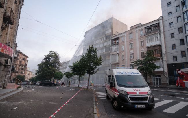 Buildings, gas station, and garages on fire: first aftermath of Russia's massive attack on Kyiv
