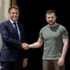 Zelenskyy arrives in Paris and meets with Macron