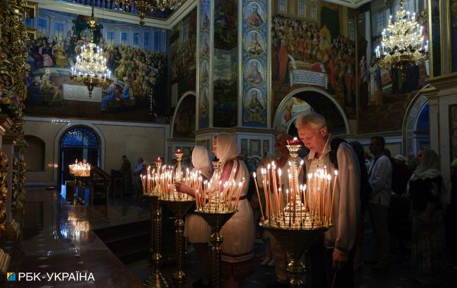 Ukrainian parliament discusses special status for part of church that breaks ties with Moscow