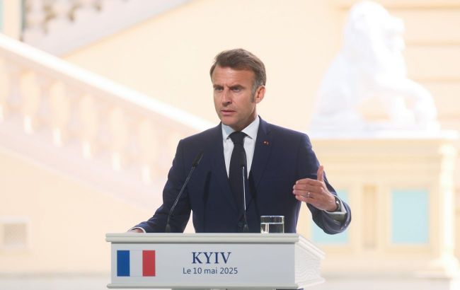 Macron outlines two-step approach to deter Russian aggression